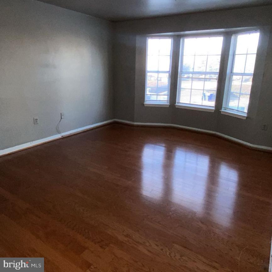 ROSECROFT COMMONS - Residential Lease