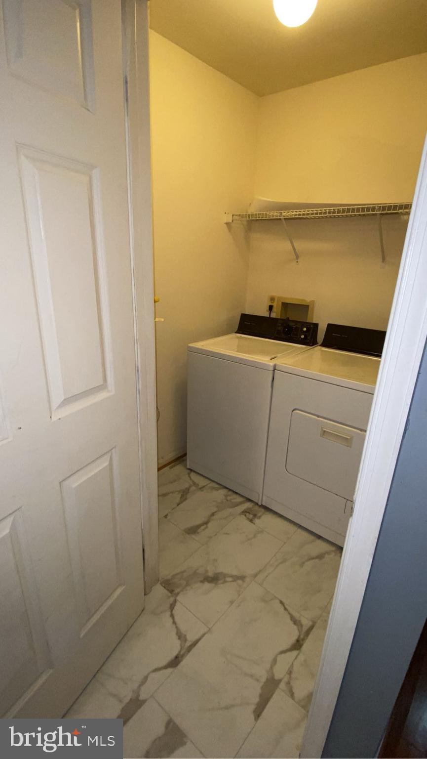 ROSECROFT COMMONS - Residential Lease