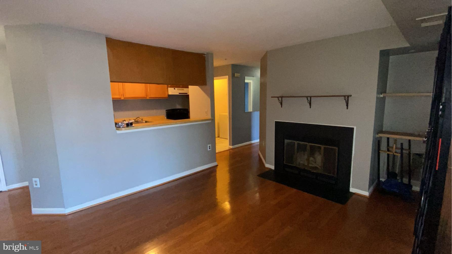 ROSECROFT COMMONS - Residential Lease