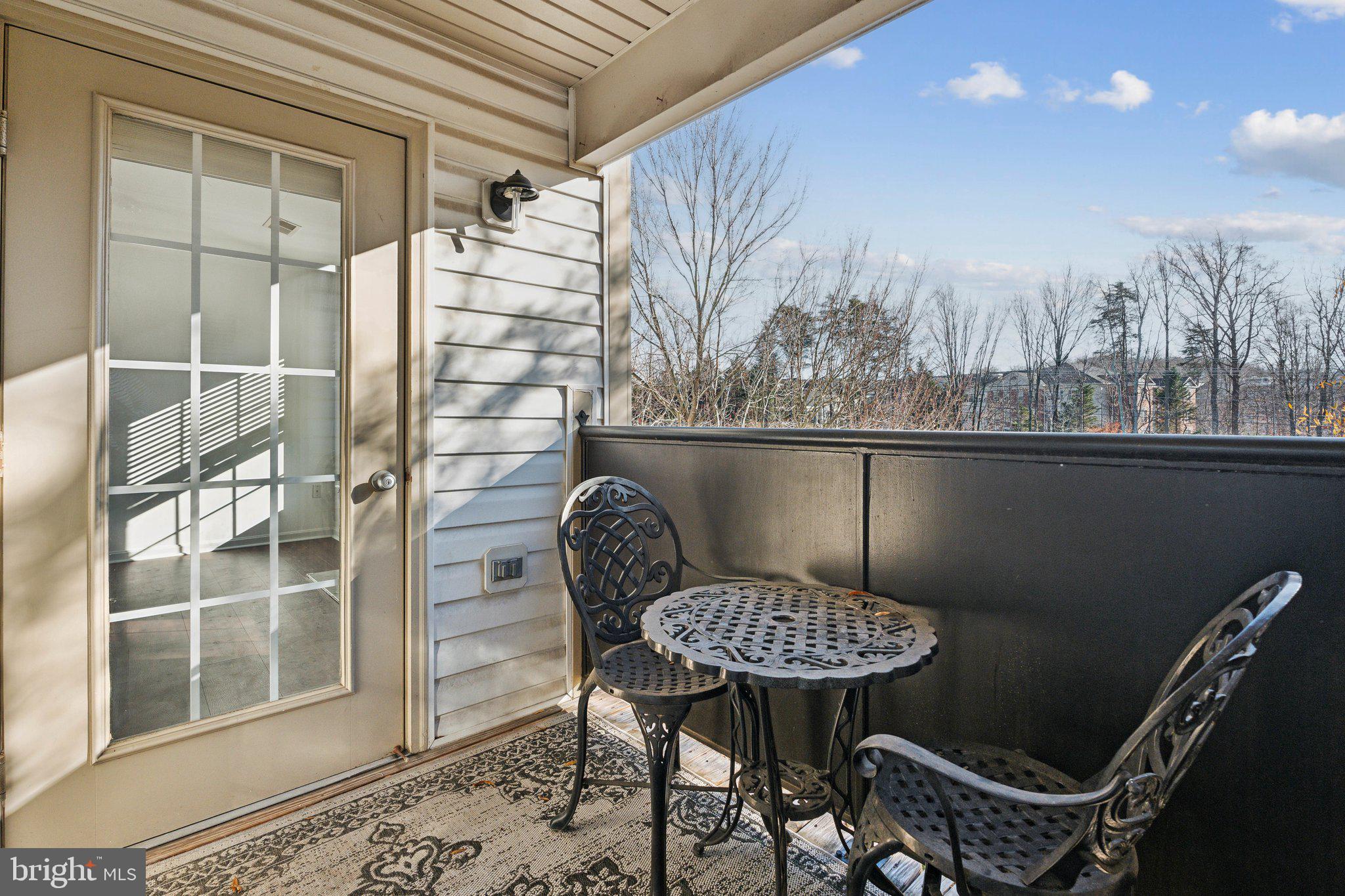 PENDERBROOK SQUARE CONDOMINIUMS - Residential Lease