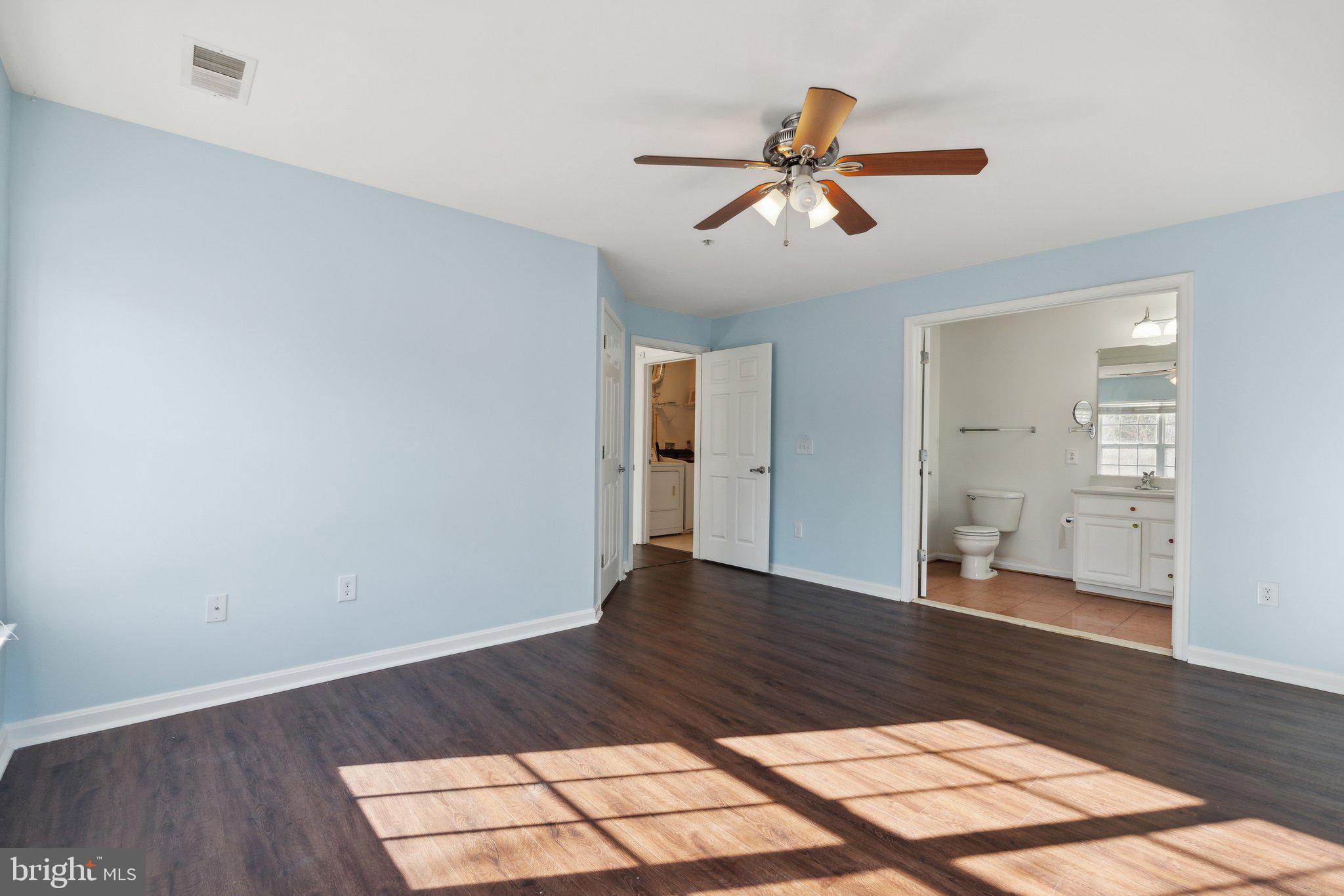 PENDERBROOK SQUARE CONDOMINIUMS - Residential Lease