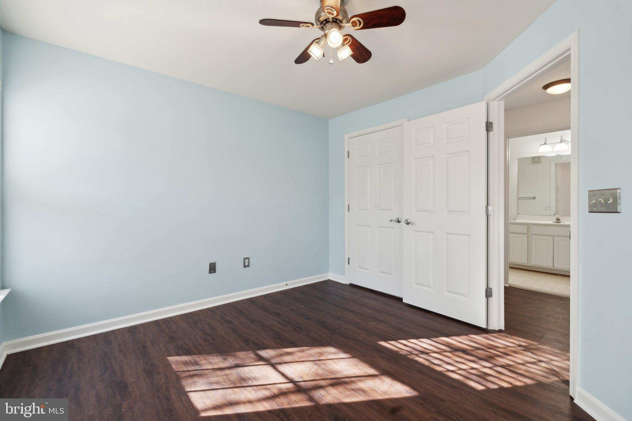 PENDERBROOK SQUARE CONDOMINIUMS - Residential Lease