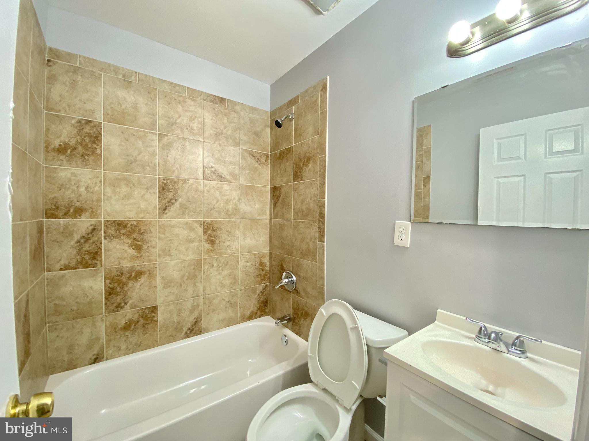 PHILADELPHIA (NORTH) - Residential Lease