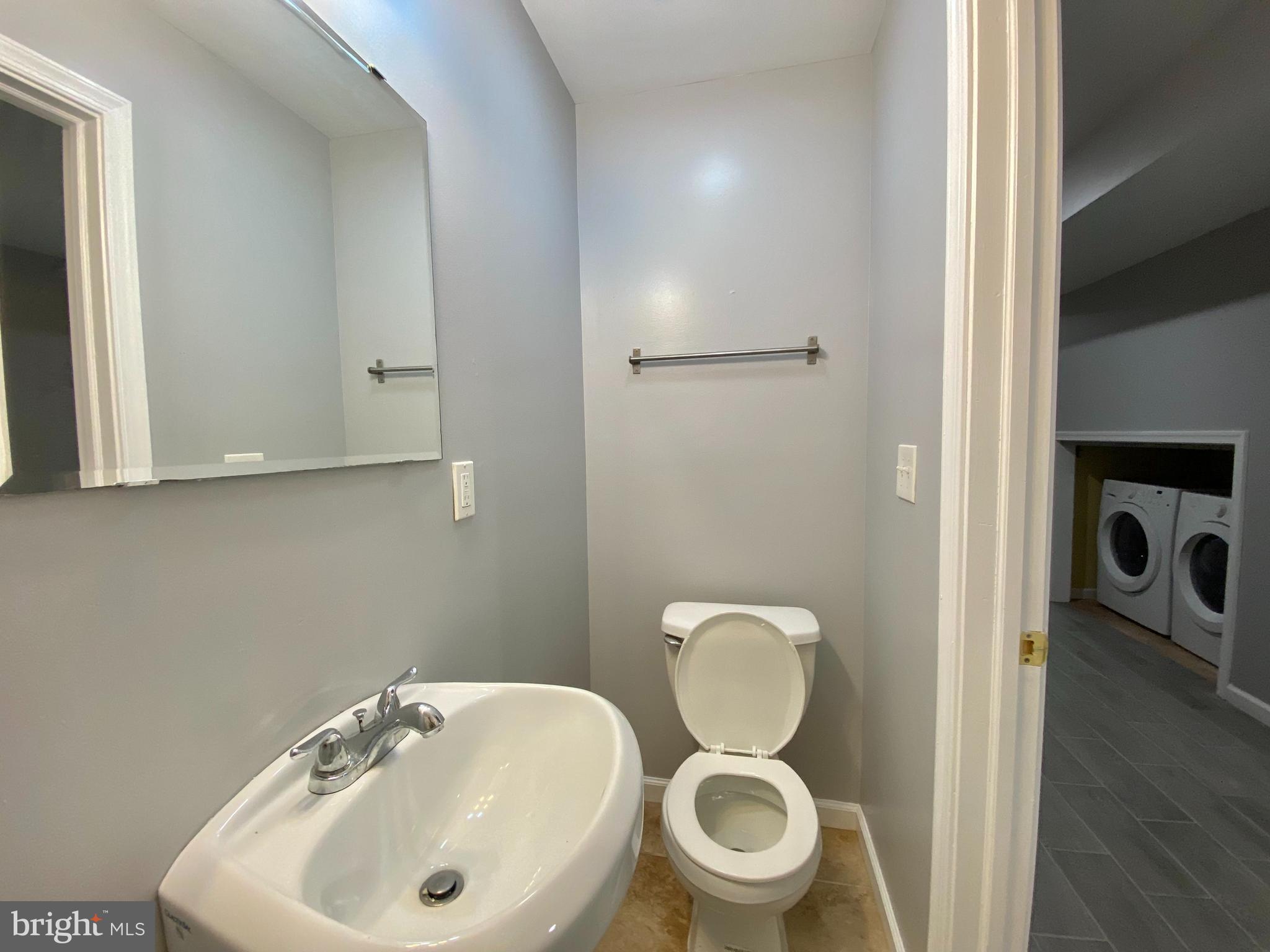 PHILADELPHIA (NORTH) - Residential Lease