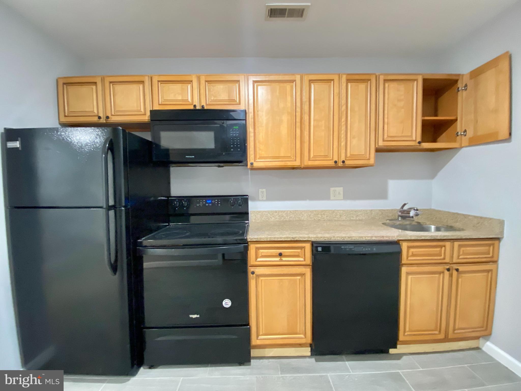 PHILADELPHIA (NORTH) - Residential Lease