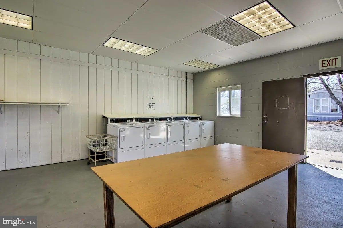 WHITE HORSE PARK I - Residential