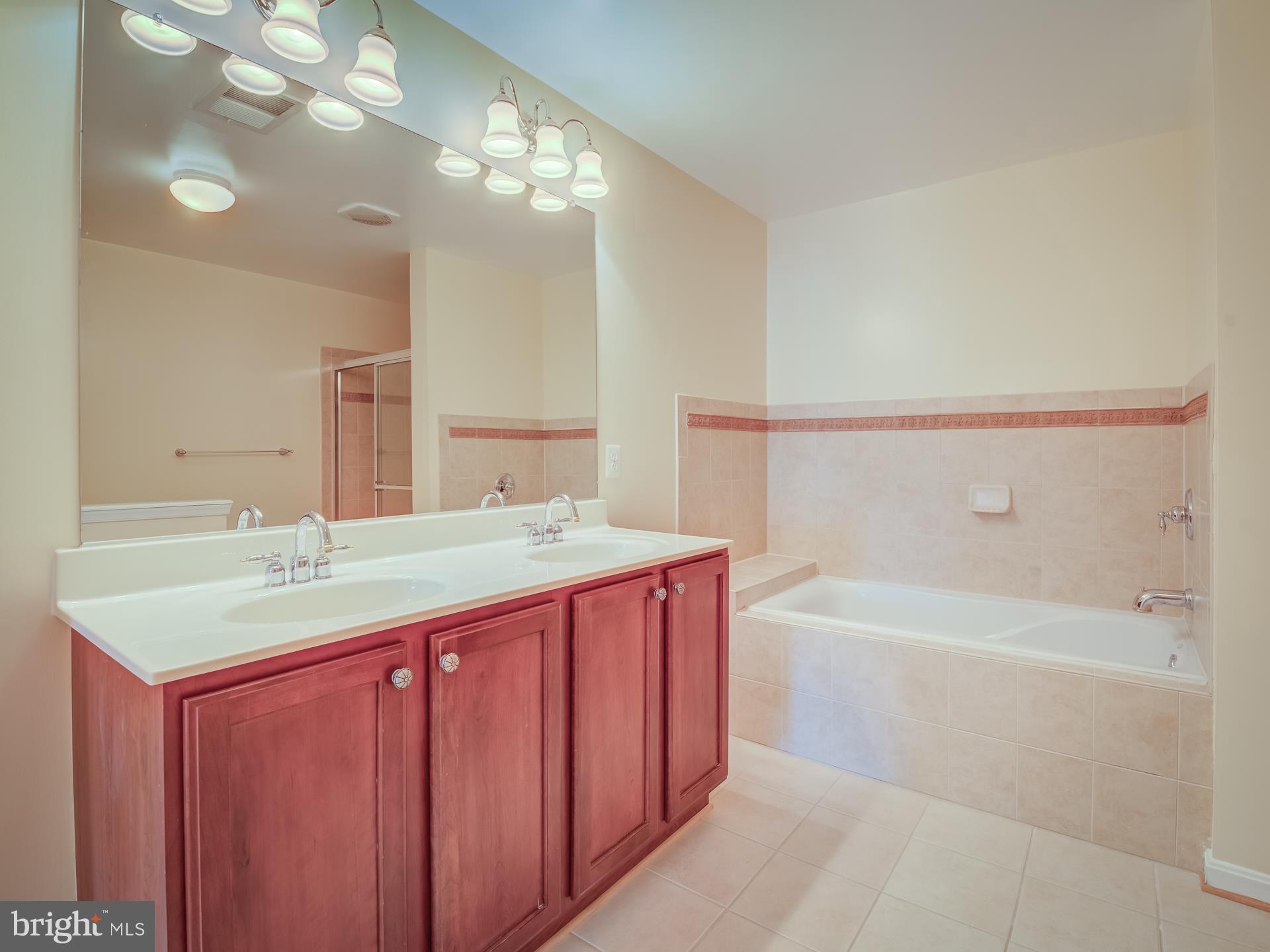 RIVER OAKS - Residential