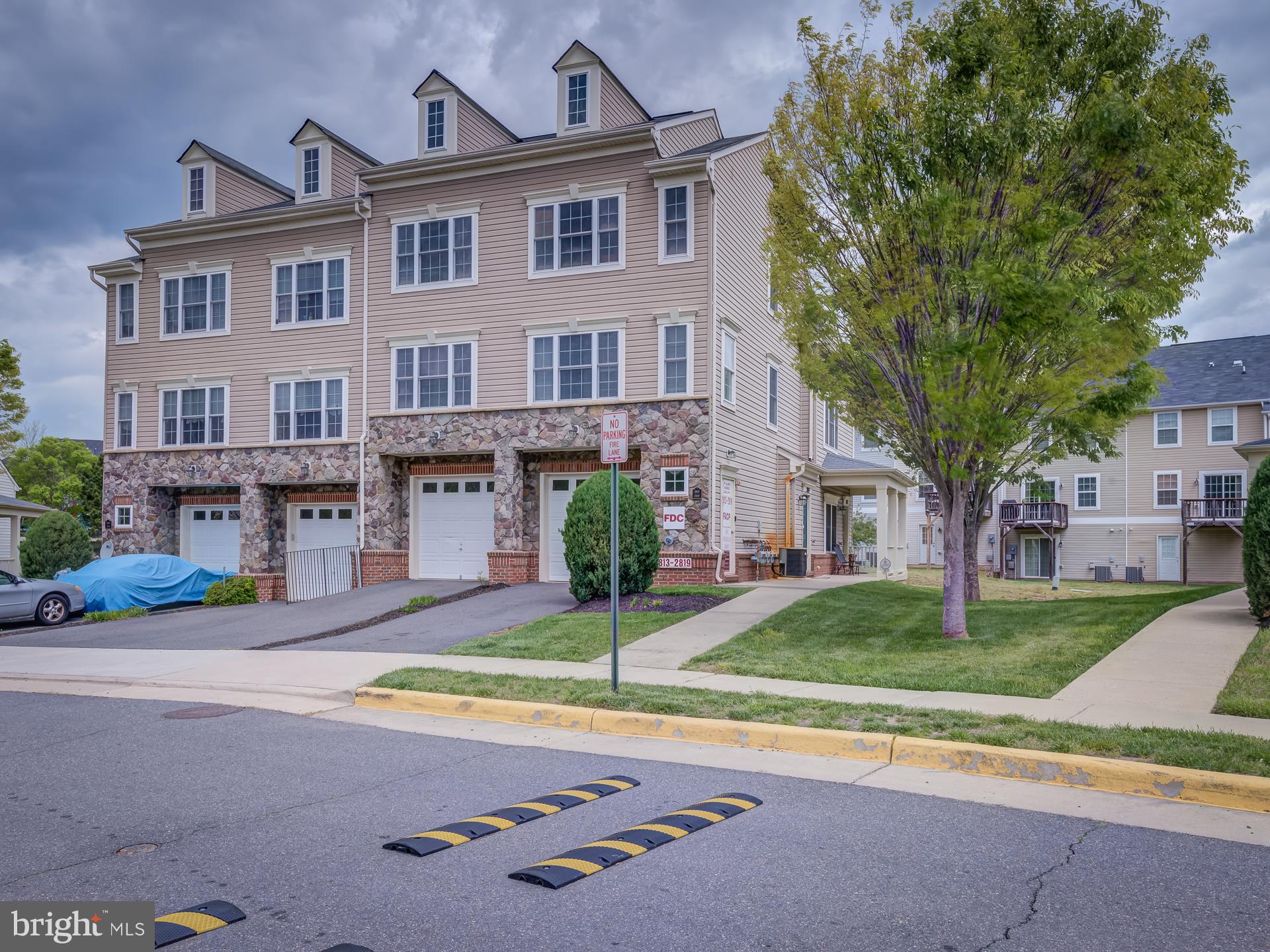 RIVER OAKS - Residential