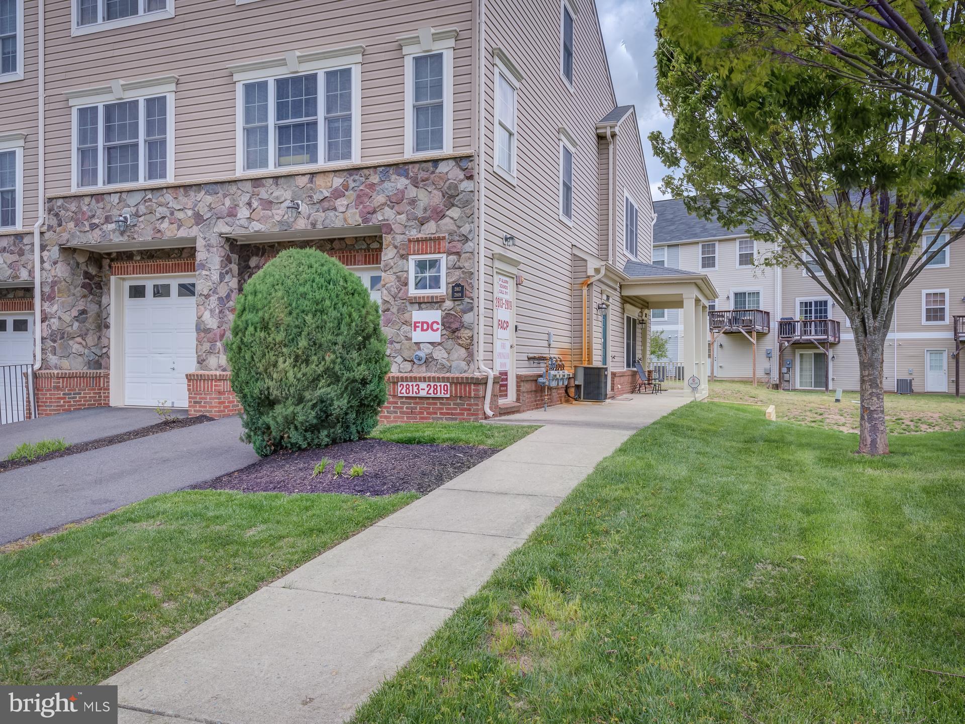 RIVER OAKS - Residential