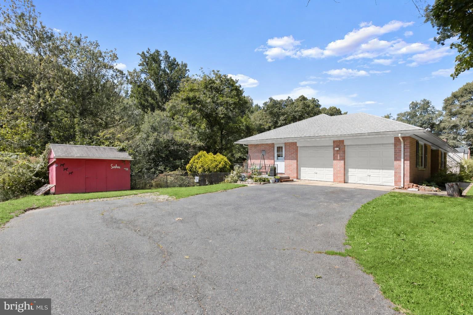 2406 PUTNAM ROAD