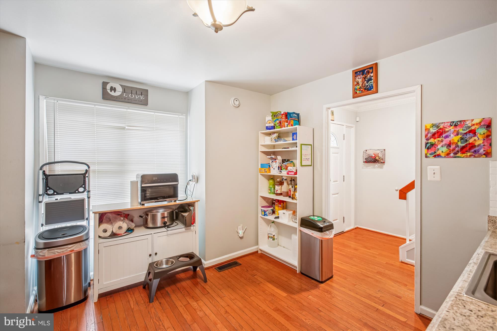 2912 CAMBRIDGE DRIVE