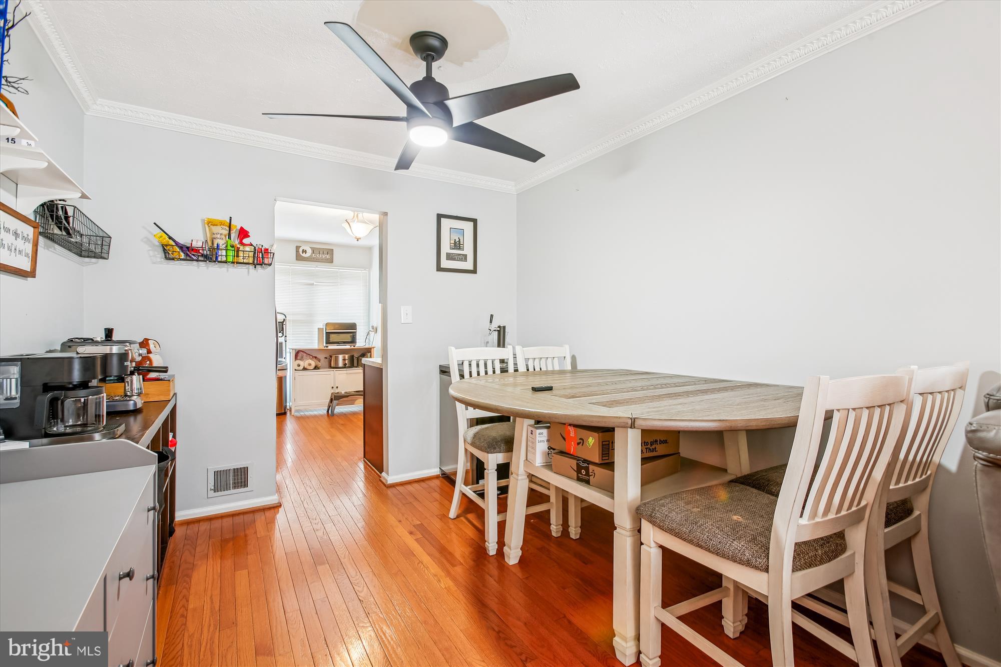 2912 CAMBRIDGE DRIVE