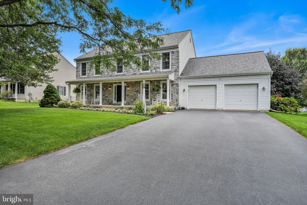 Photo of 9 Field Lane, Lititz, PA 17543 (MLS # PALA2055904)