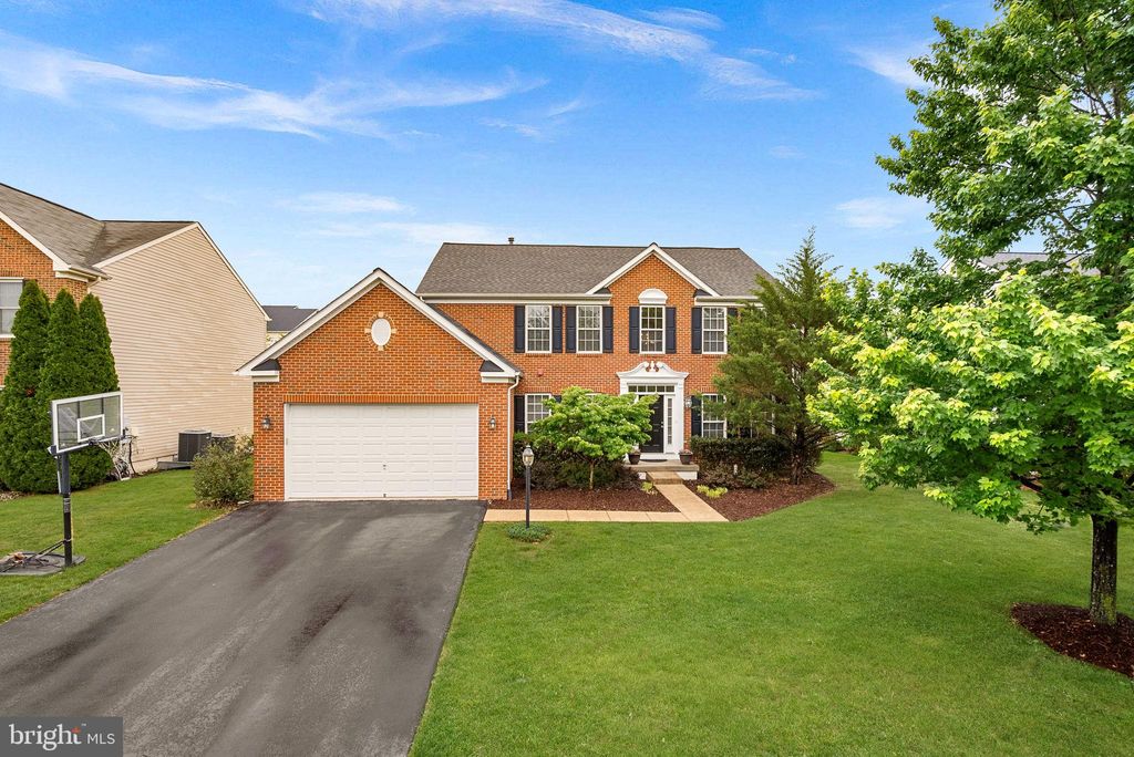 Photo of 25562 Mindful Court, ALDIE, VA 20105 (MLS # VALO2124844)