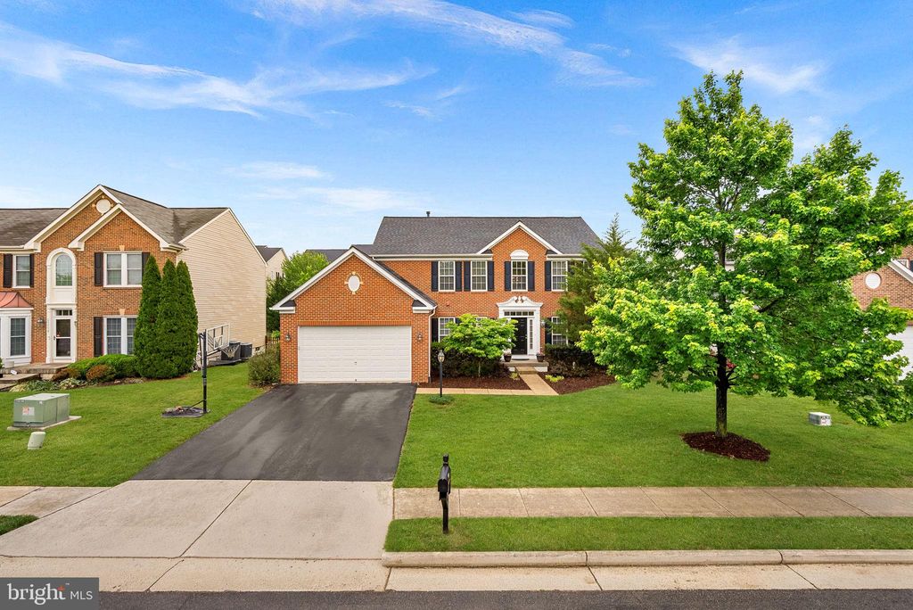Photo of 25562 Mindful Court, ALDIE, VA 20105 (MLS # VALO2124844)