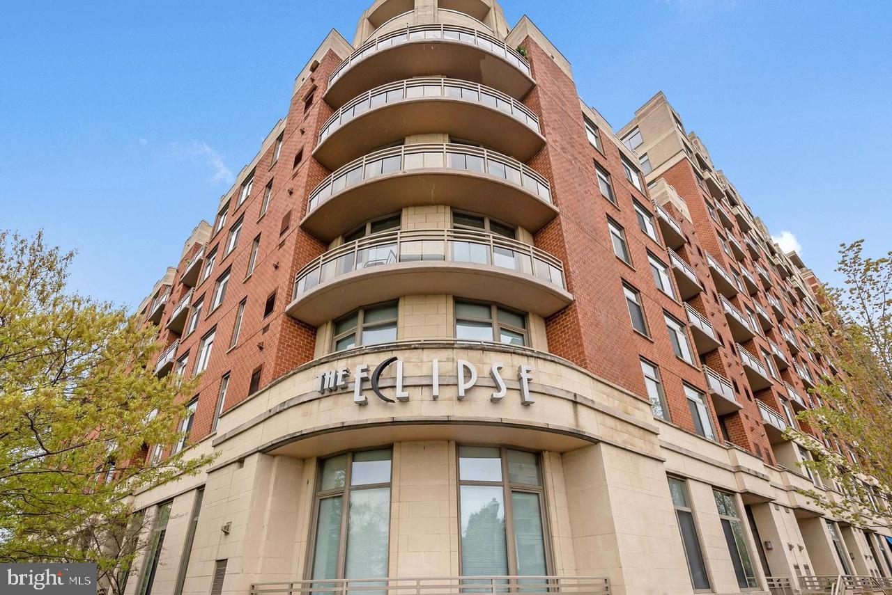 ECLIPSE ON CENTER PARK - Residential