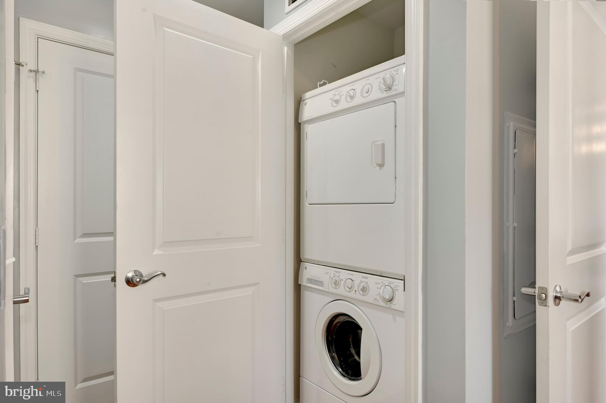 ECLIPSE ON CENTER PARK - Residential