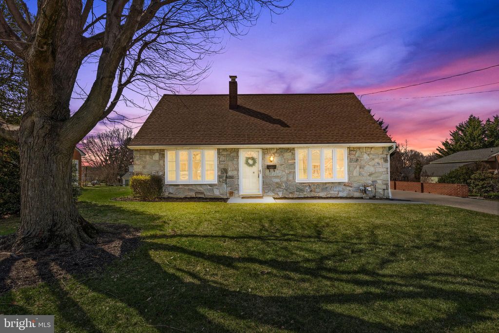 Photo of 6260 Jeanette Drive, EAST PETERSBURG, PA 17520 (MLS # PALA2085084)