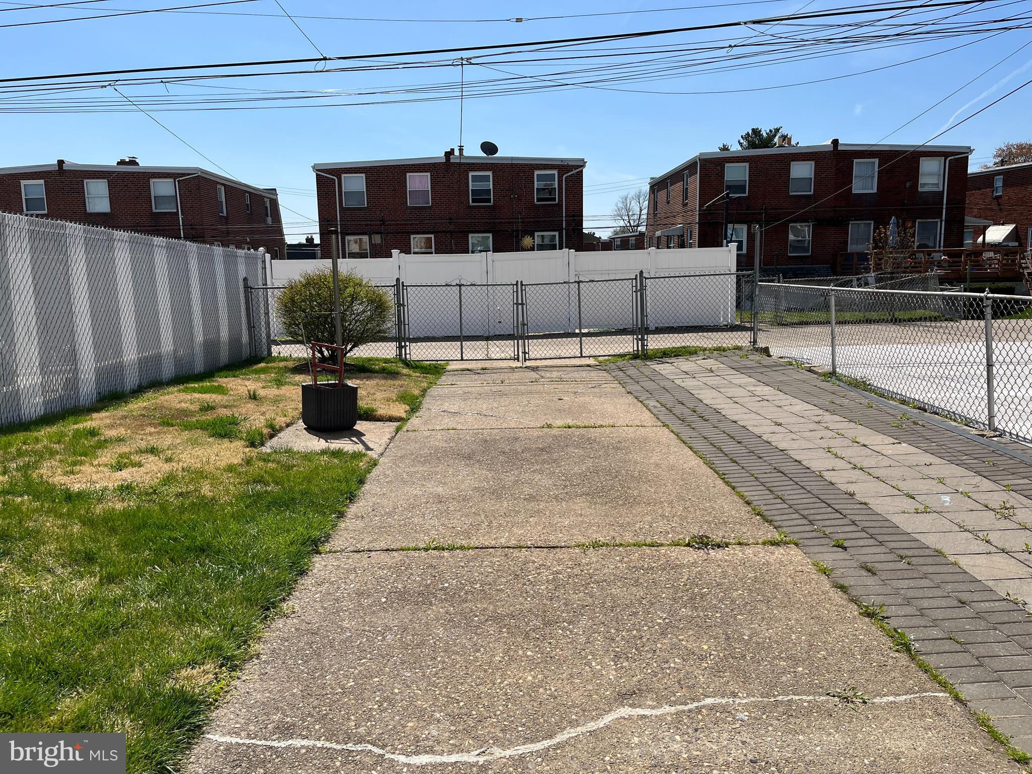 ACADEMY GARDENS - Residential