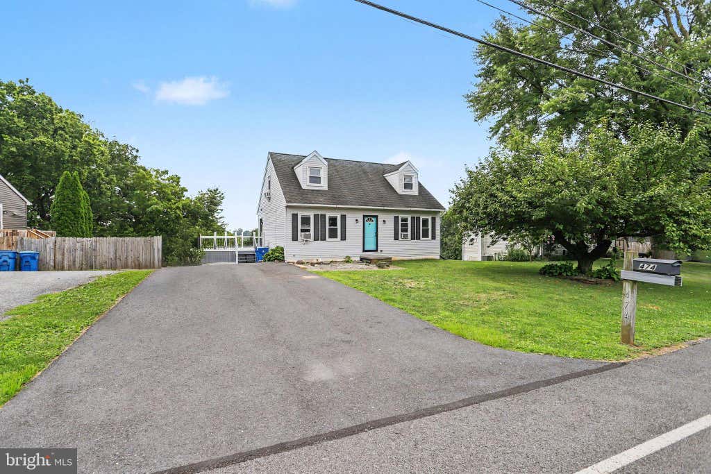 Photo of 474 W Ridge Road, ELIZABETHTOWN, PA 17022 (MLS # PALA2092900)