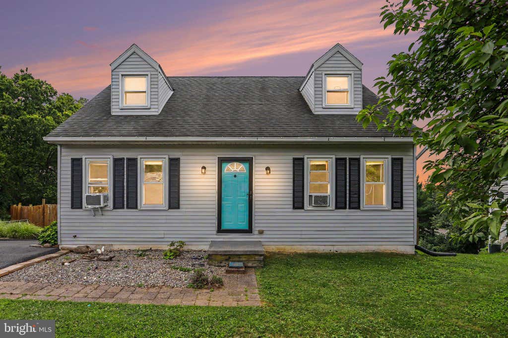 Photo of 474 W Ridge Road, ELIZABETHTOWN, PA 17022 (MLS # PALA2092900)