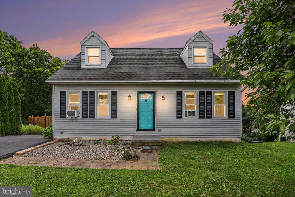 Photo of 474 W Ridge Road, ELIZABETHTOWN, PA 17022 (MLS # PALA2092900)