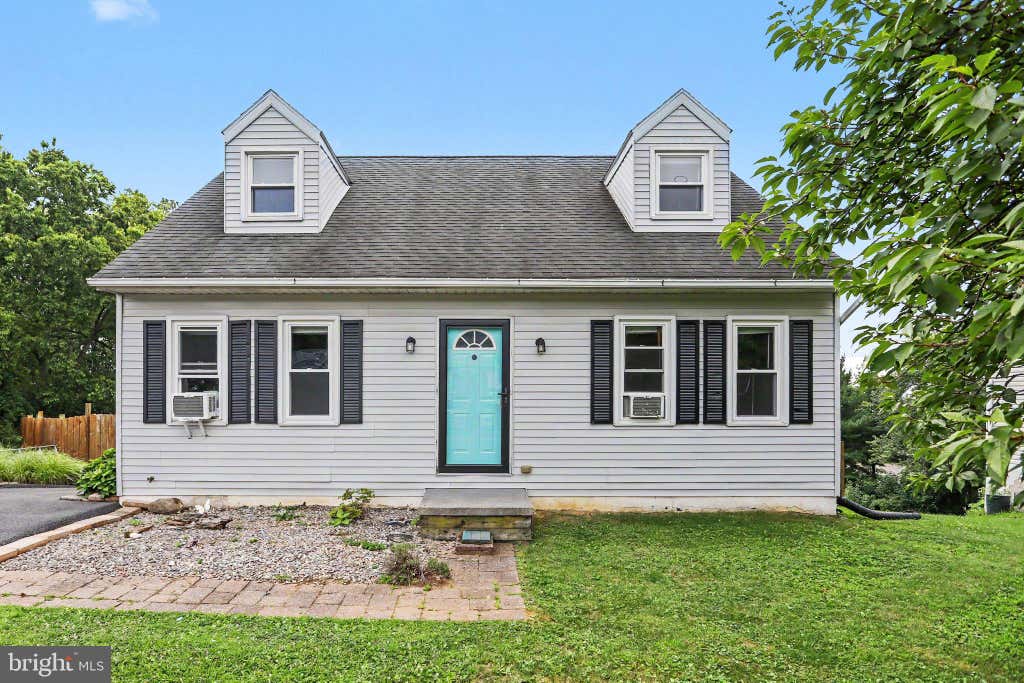 Photo of 474 W Ridge Road, ELIZABETHTOWN, PA 17022 (MLS # PALA2092900)