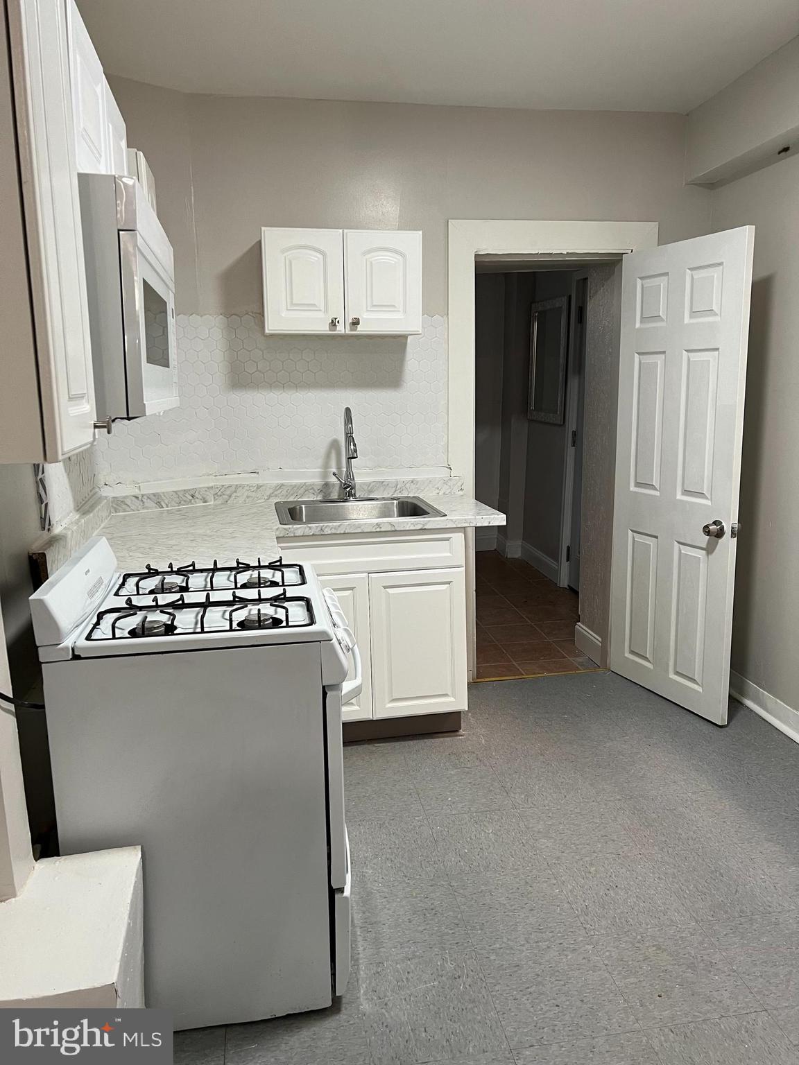 GAY STREET - Residential Lease