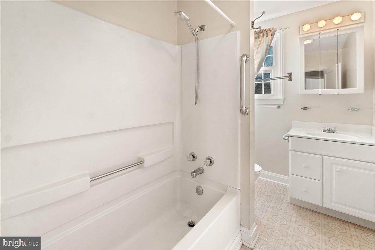 BRUNSWICK - Residential