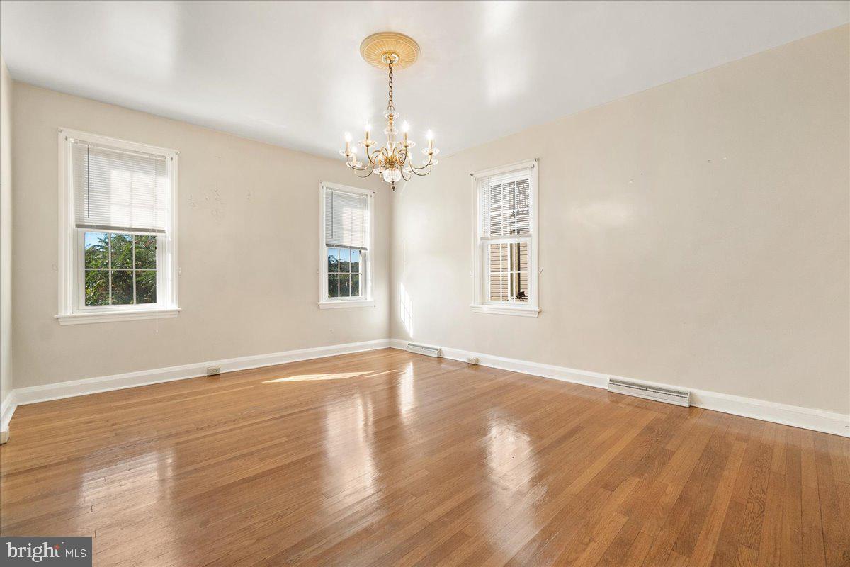 BRUNSWICK - Residential