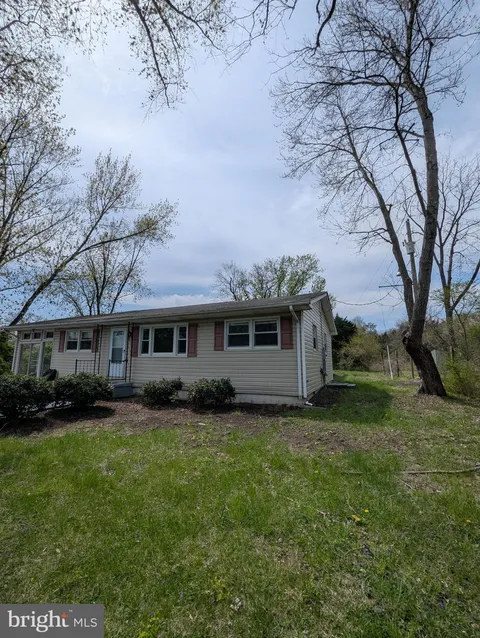 8608 Linton Hall Road, Bristow, VA MLS: VAPW2083758