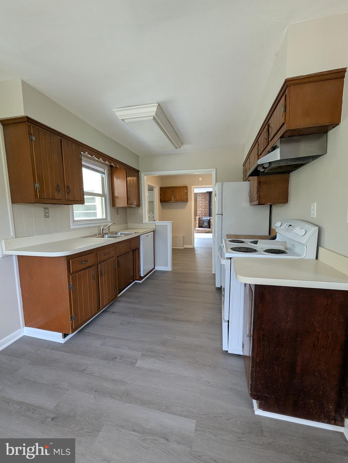 8608 LINTON HALL ROAD