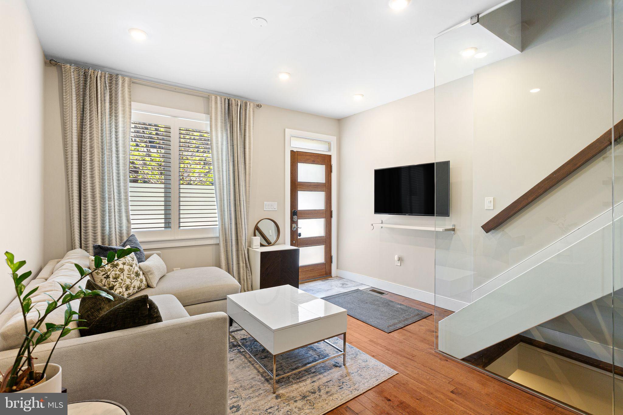 BELLA VISTA - Residential