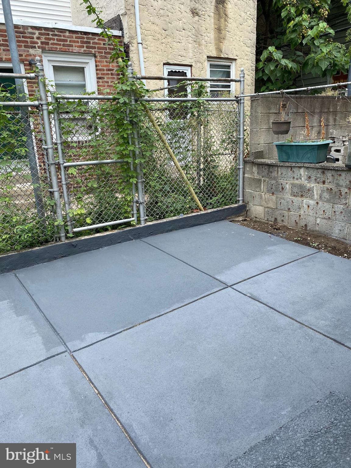 PORT RICHMOND - Residential Lease