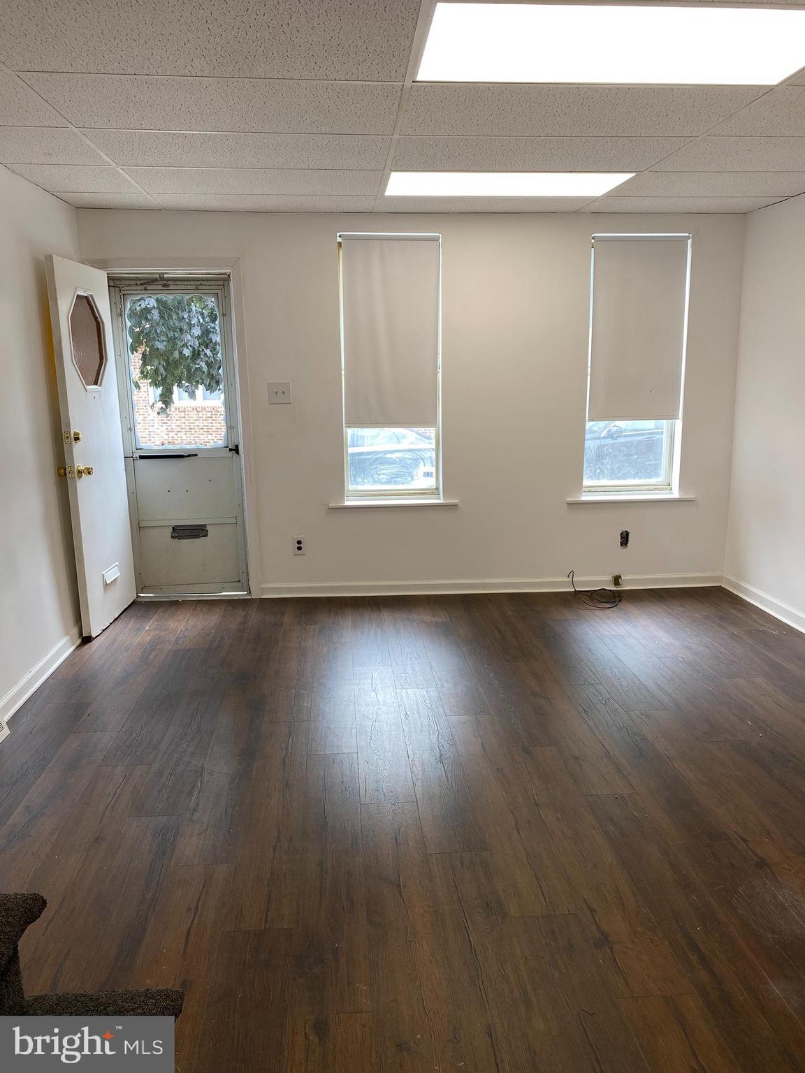 PORT RICHMOND - Residential Lease