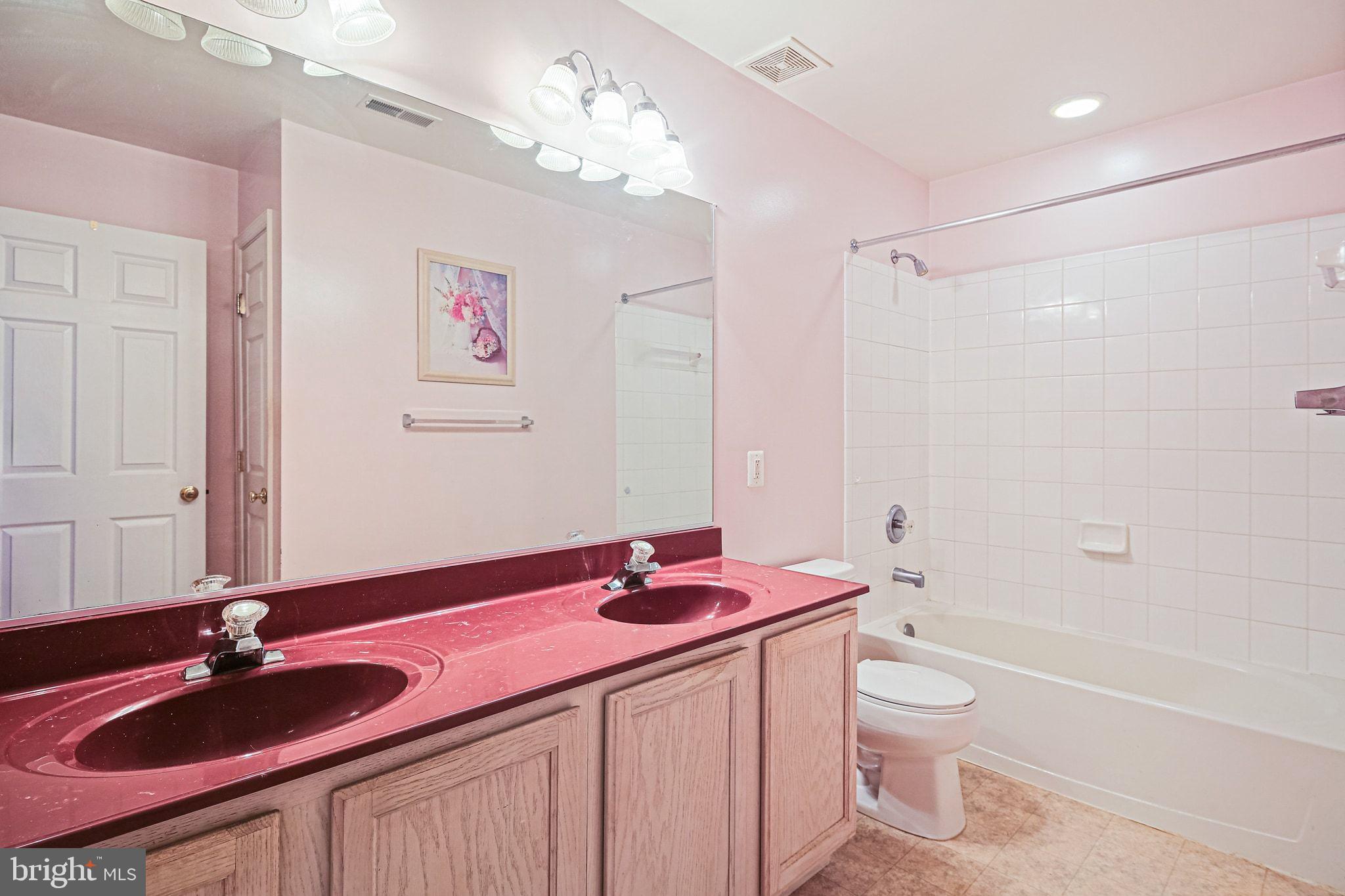 DISNEY ESTATES - Residential