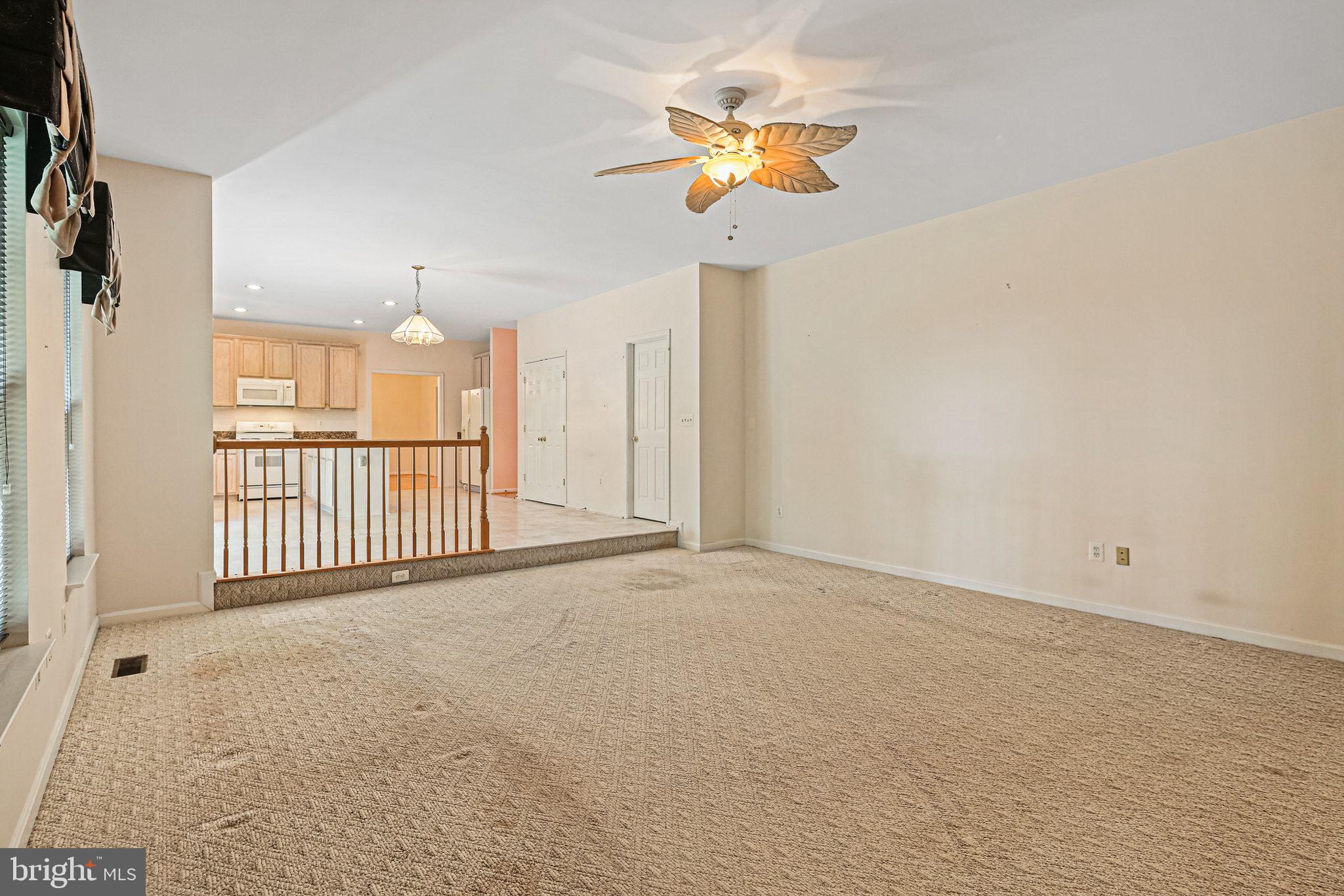 DISNEY ESTATES - Residential