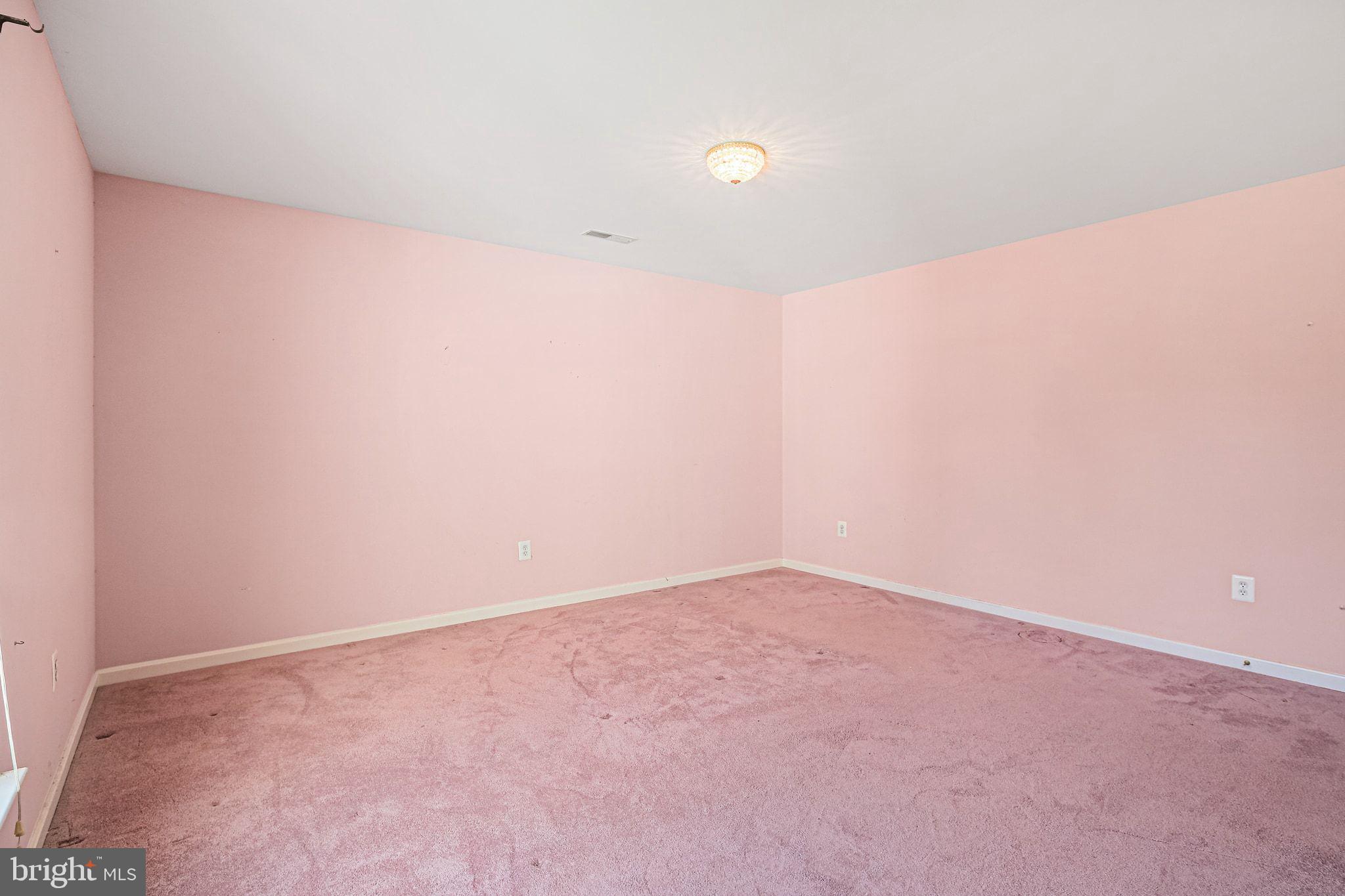 DISNEY ESTATES - Residential