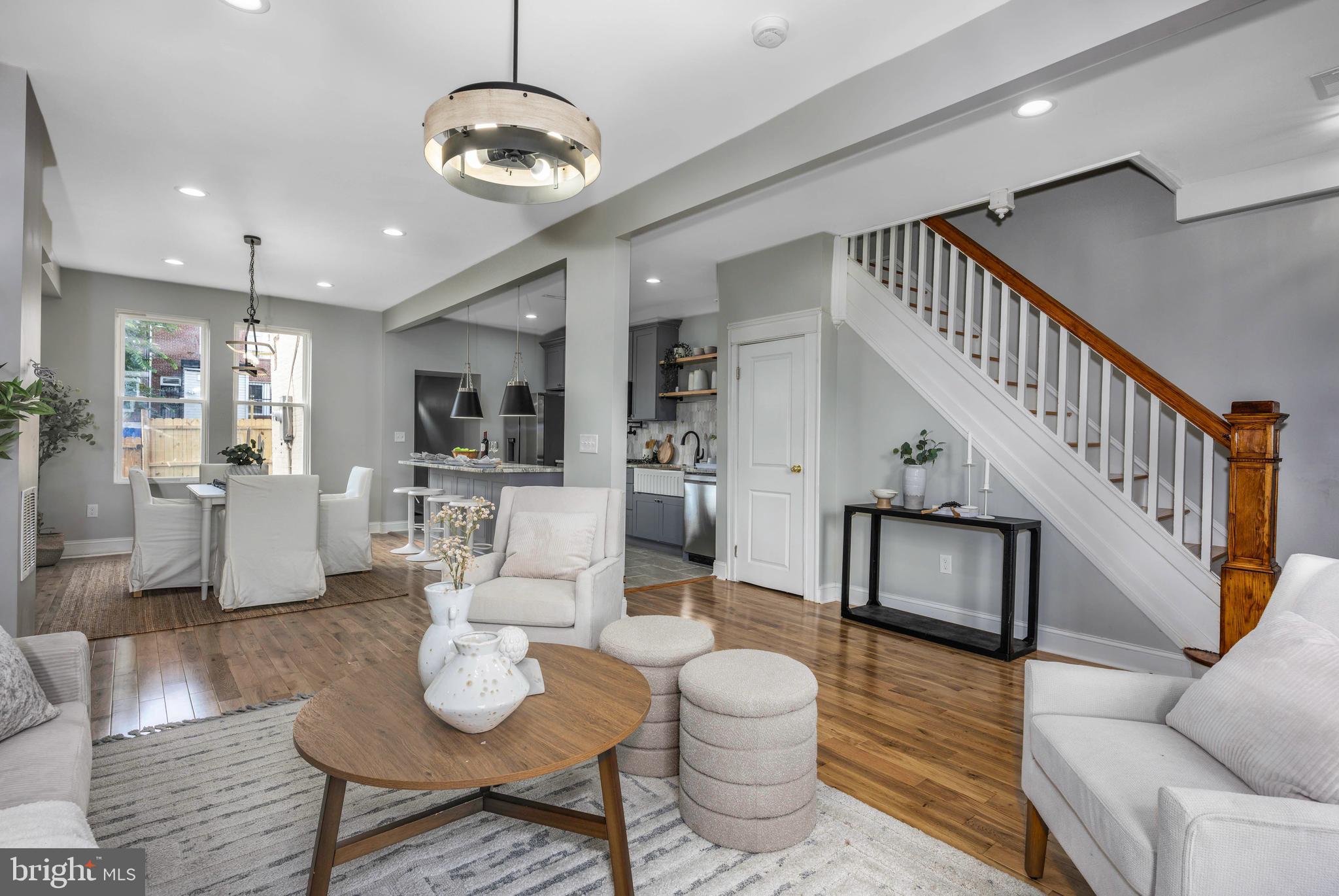 MONTEBELLO LAKE - Residential