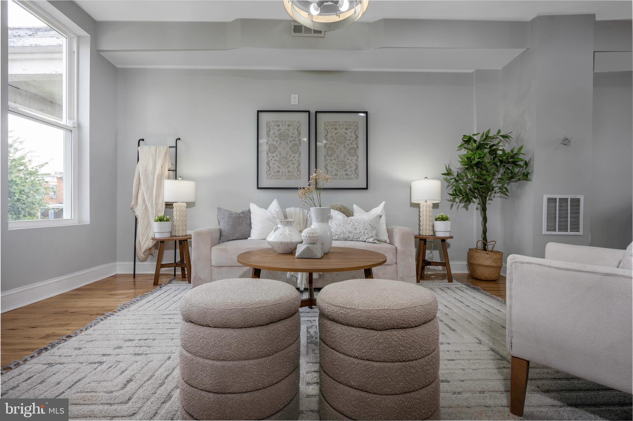 MONTEBELLO LAKE - Residential