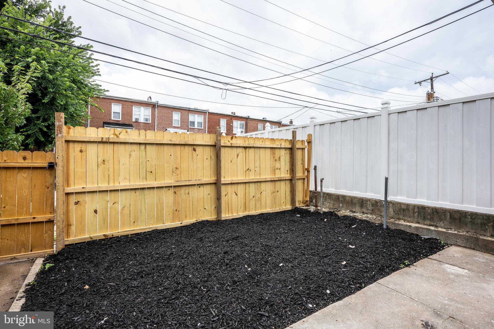 MONTEBELLO LAKE - Residential