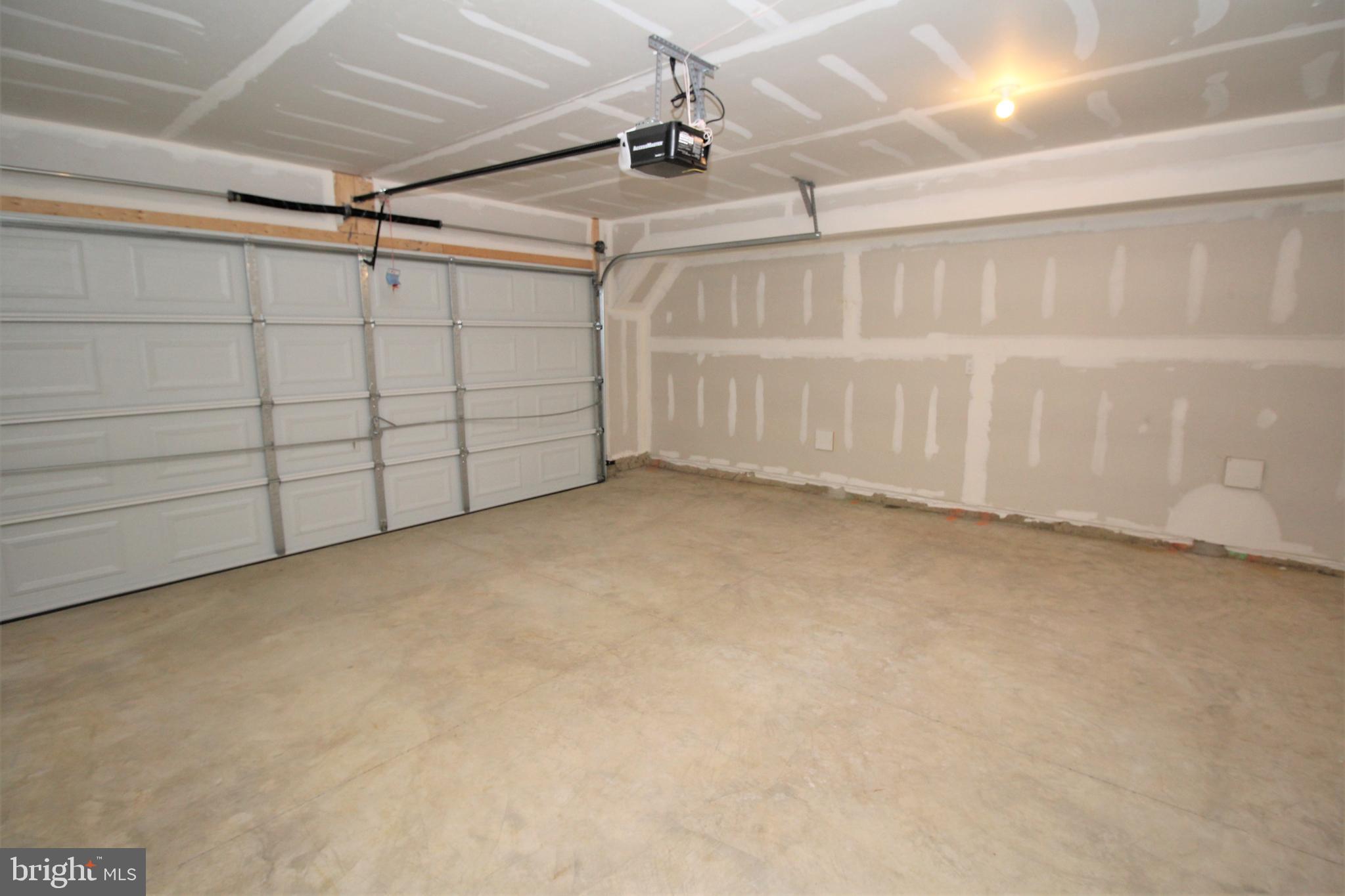 WOODMORE OVERLOOK - Residential Lease