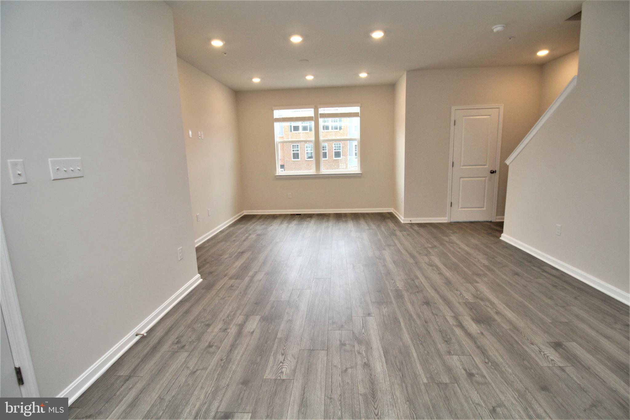 WOODMORE OVERLOOK - Residential Lease