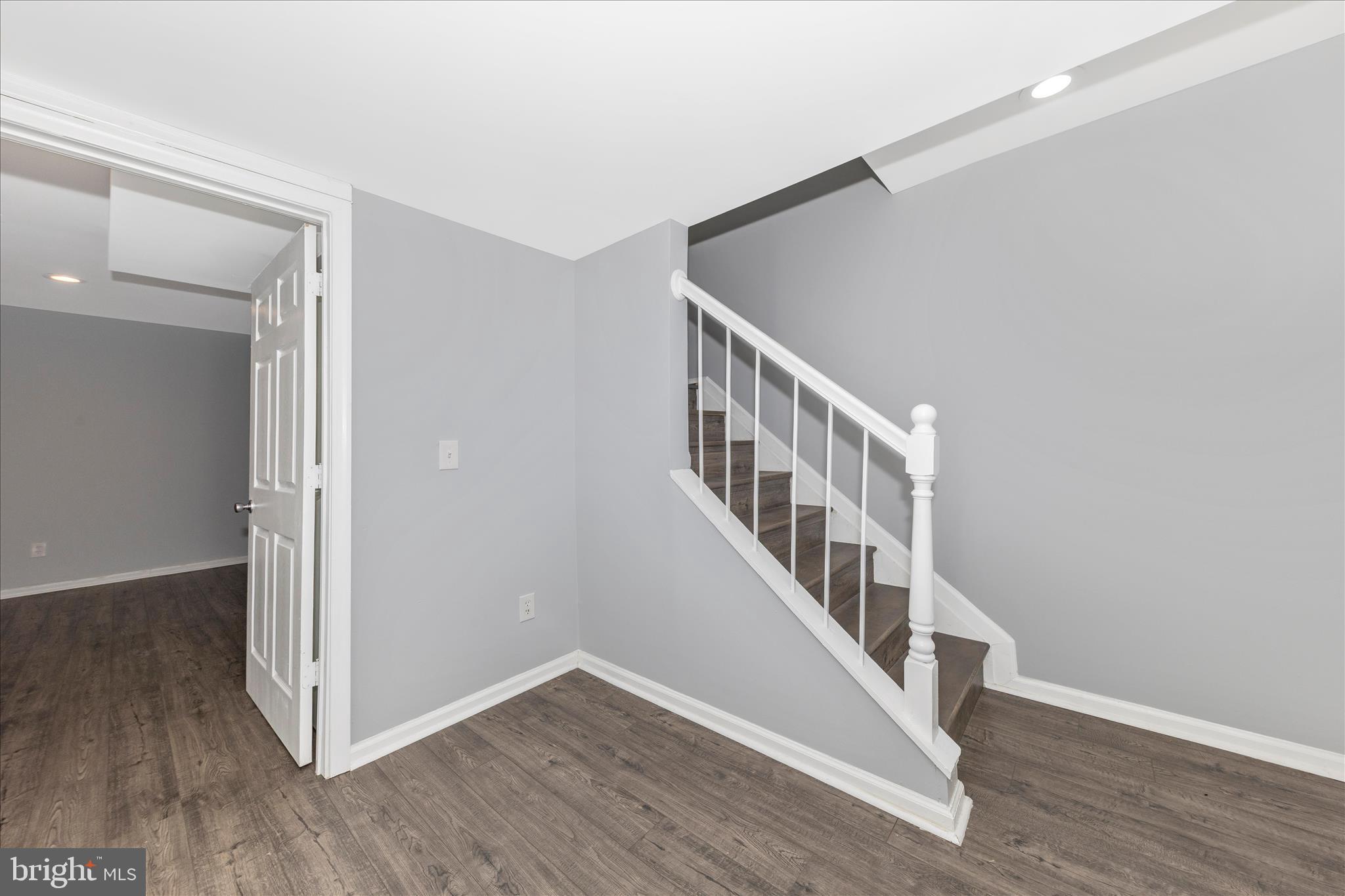 GUNNERS LAKE VILLAGE - Residential