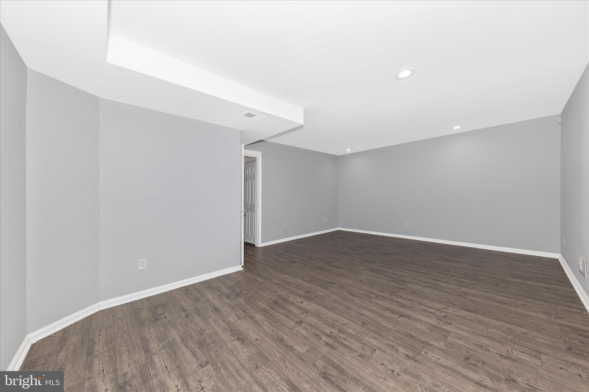 GUNNERS LAKE VILLAGE - Residential