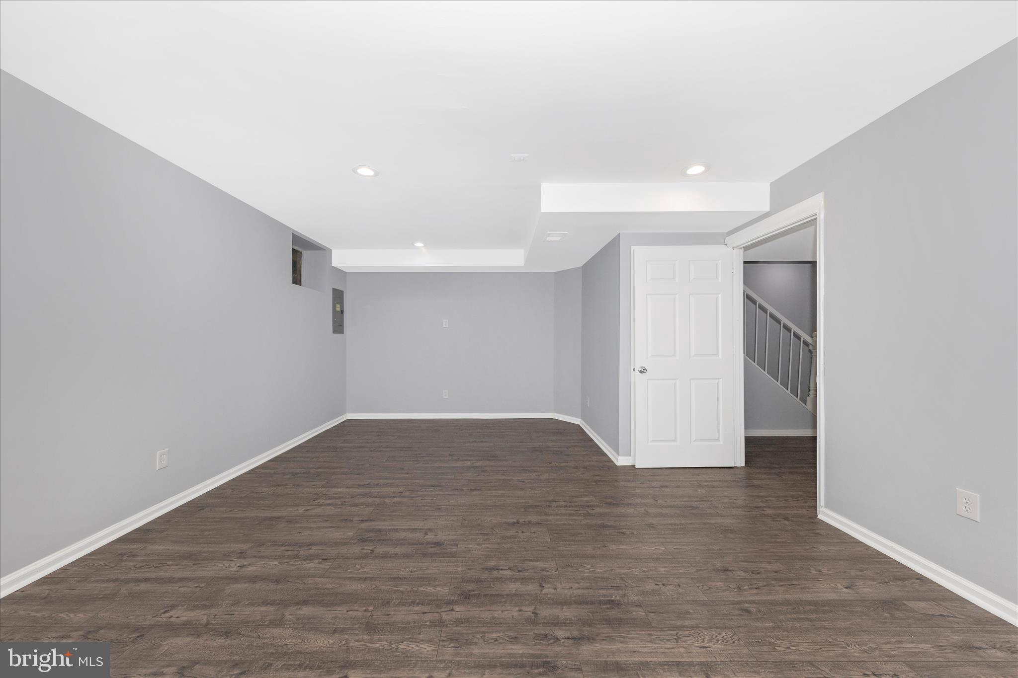 GUNNERS LAKE VILLAGE - Residential