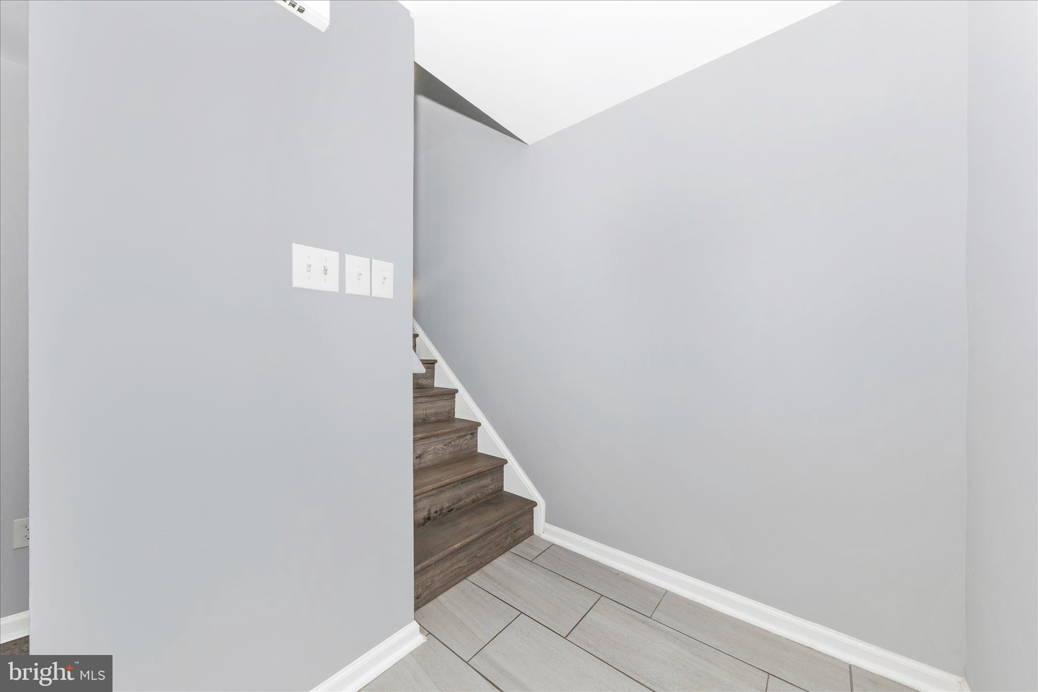 GUNNERS LAKE VILLAGE - Residential