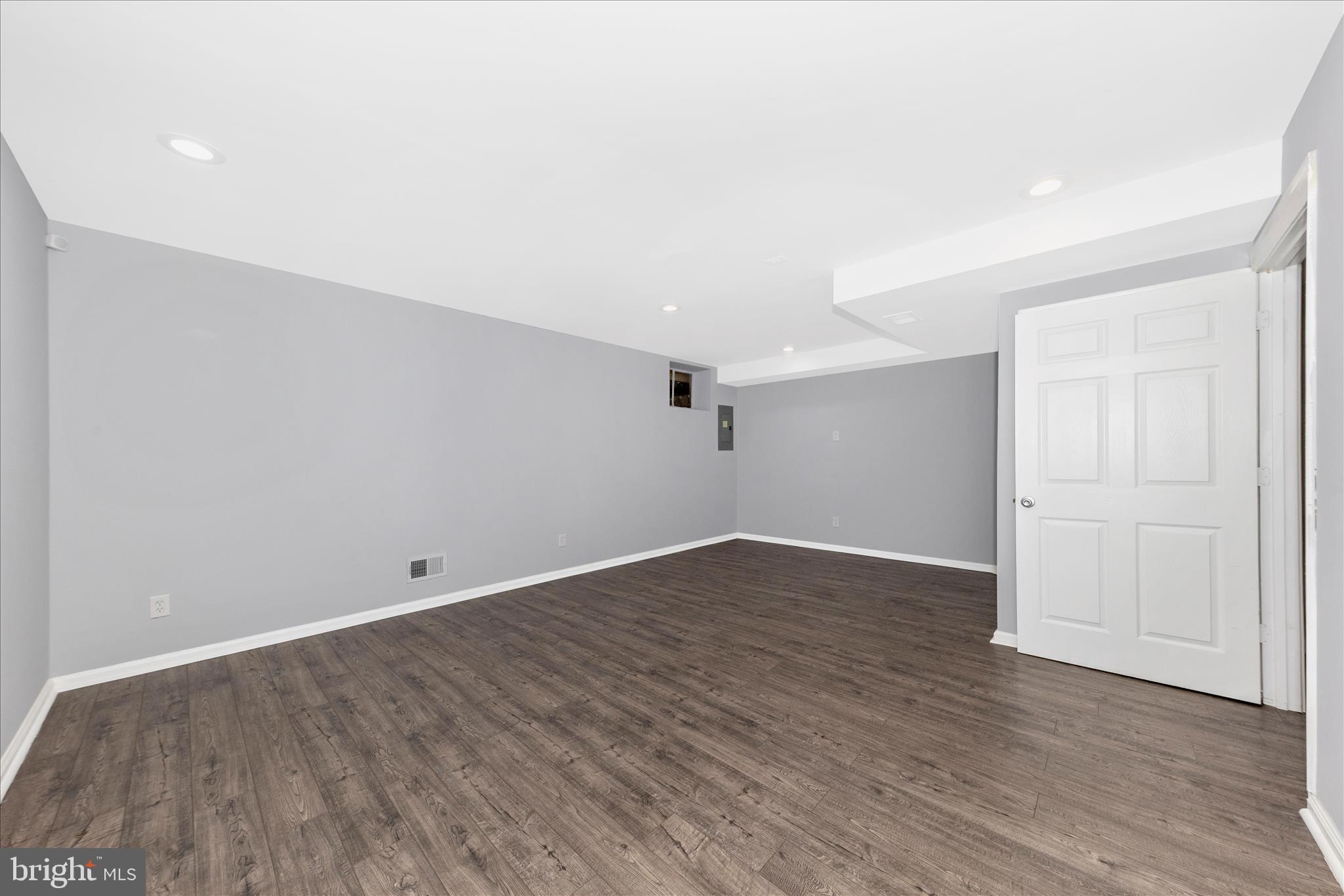 GUNNERS LAKE VILLAGE - Residential