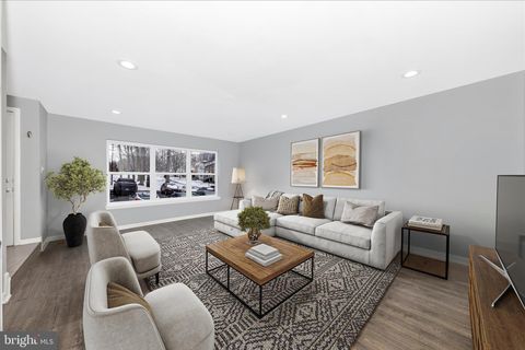 Townhouse For Sale - 11805 Summer Oak Drive<br/> GERMANTOWN, MD 20874