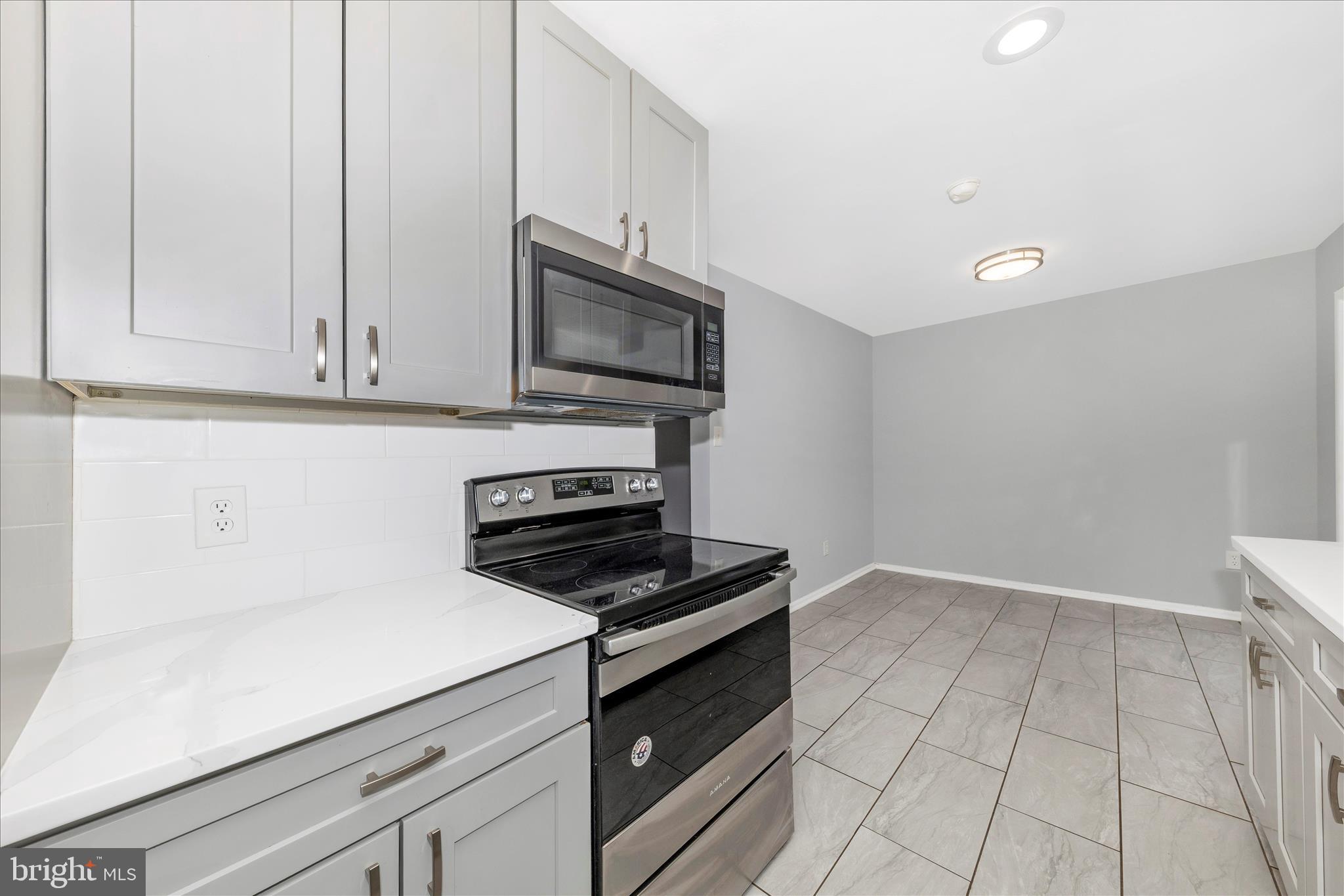 GUNNERS LAKE VILLAGE - Residential